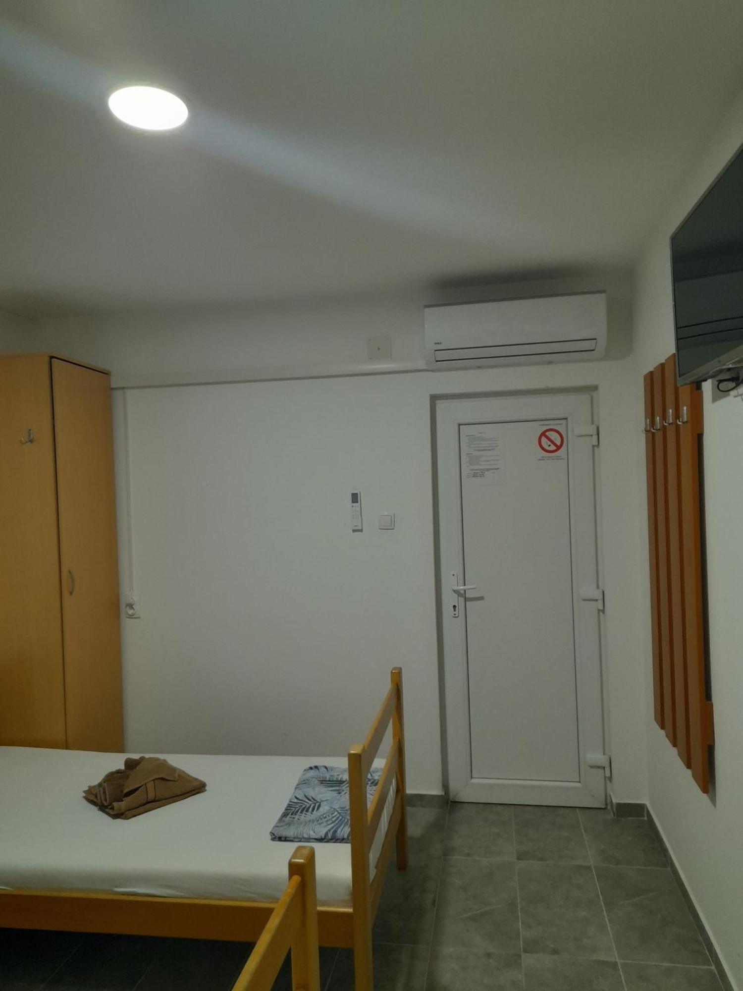 Libero Apartmani Surčin Exterior foto
