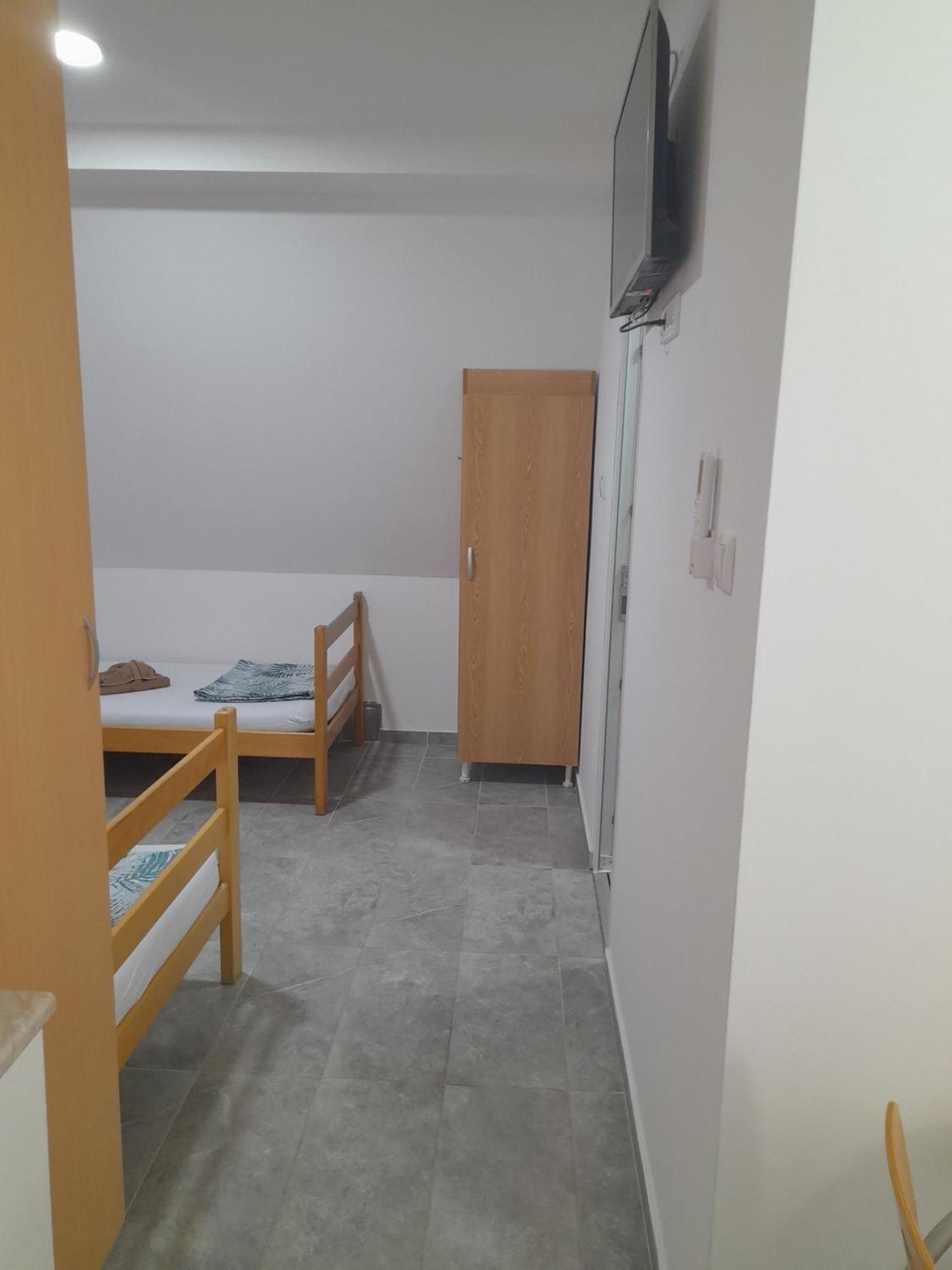 Libero Apartmani Surčin Exterior foto