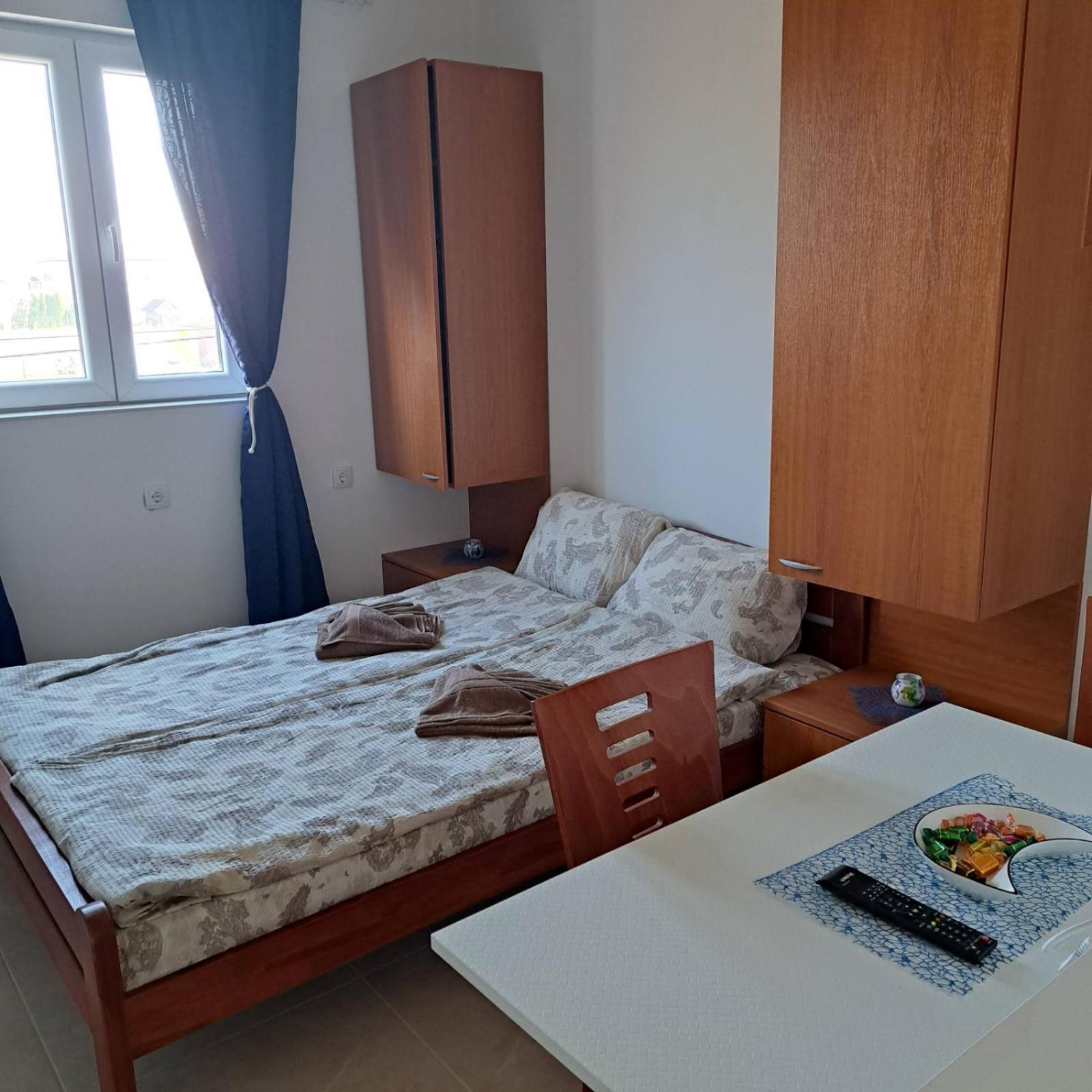 Libero Apartmani Surčin Habitación foto