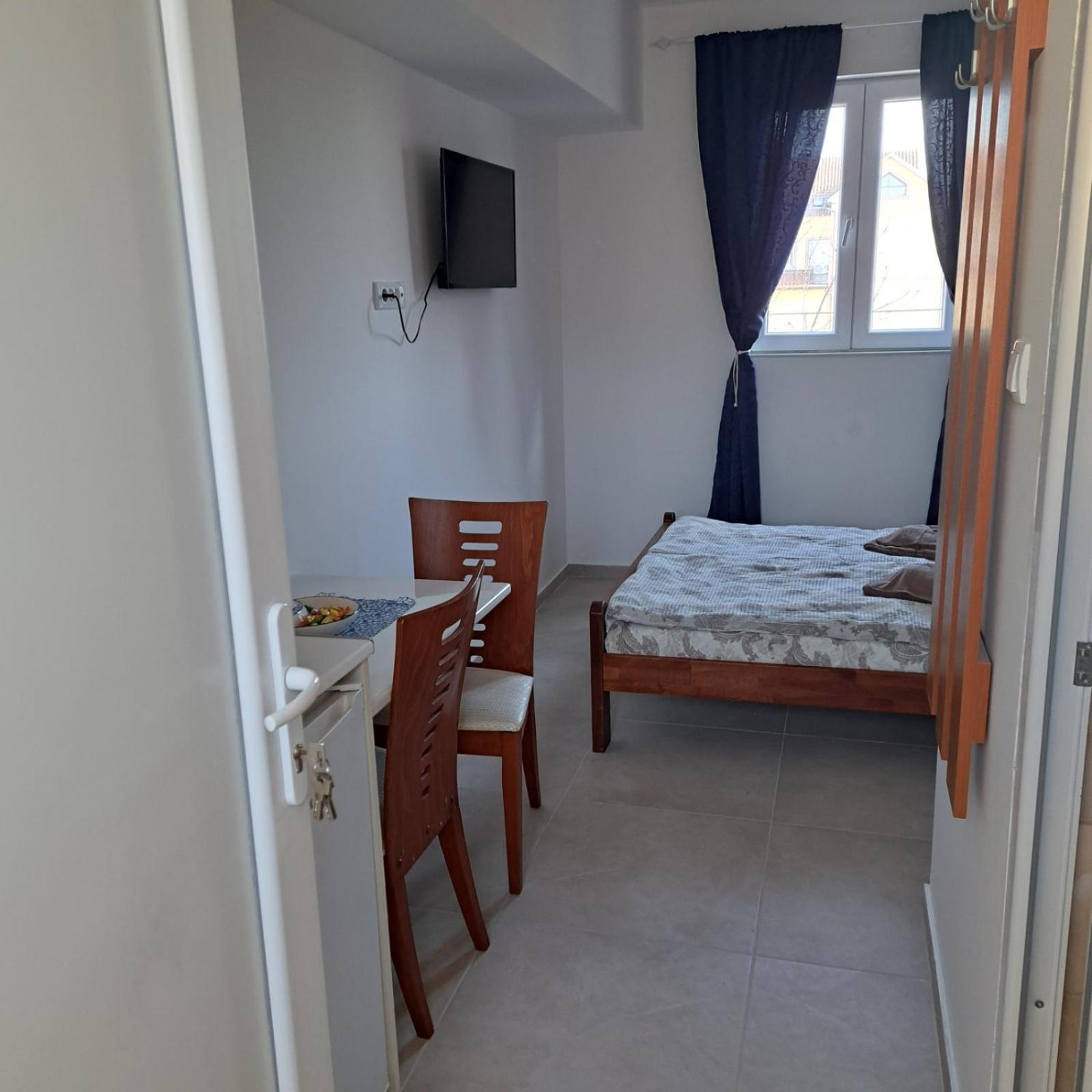 Libero Apartmani Surčin Habitación foto