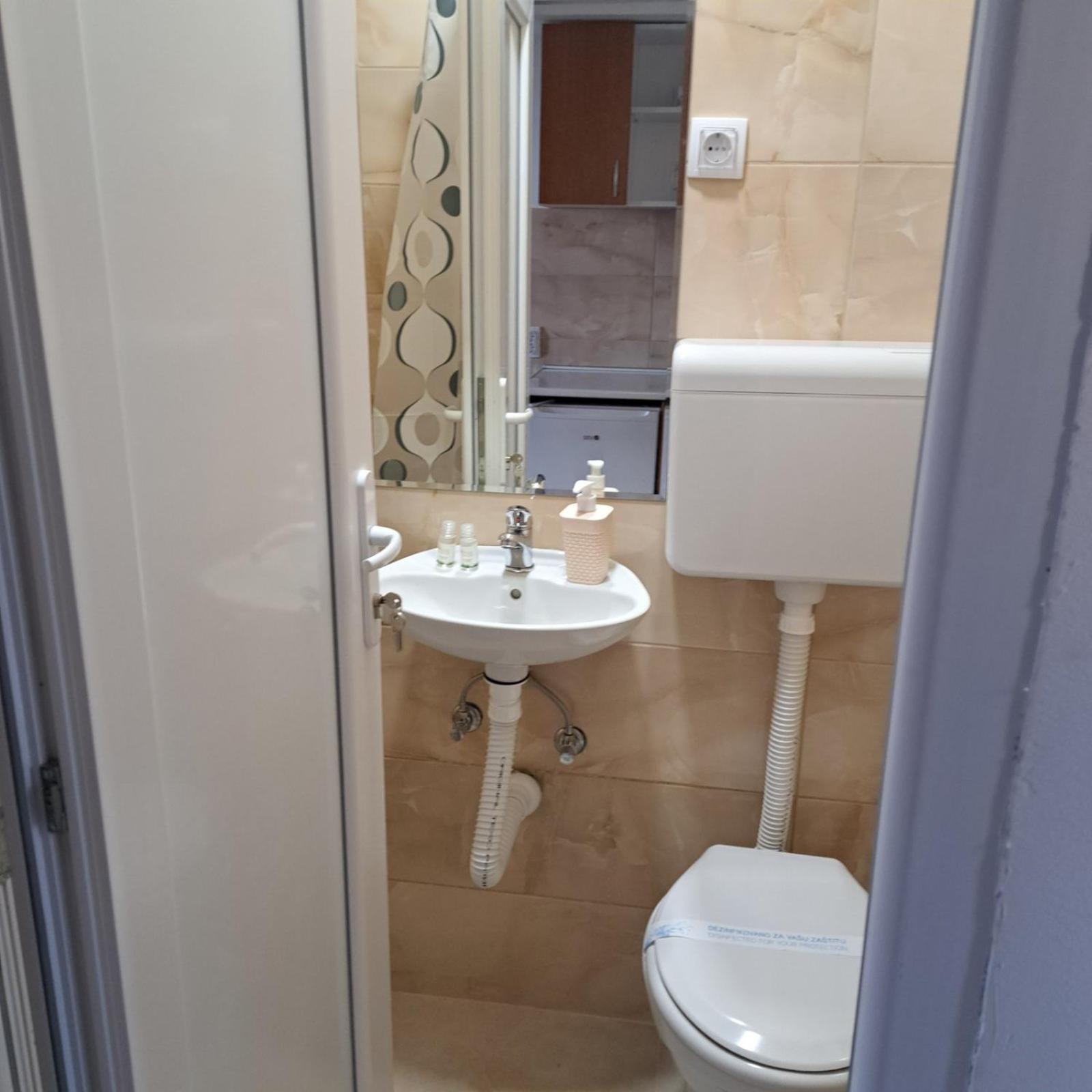 Libero Apartmani Surčin Habitación foto