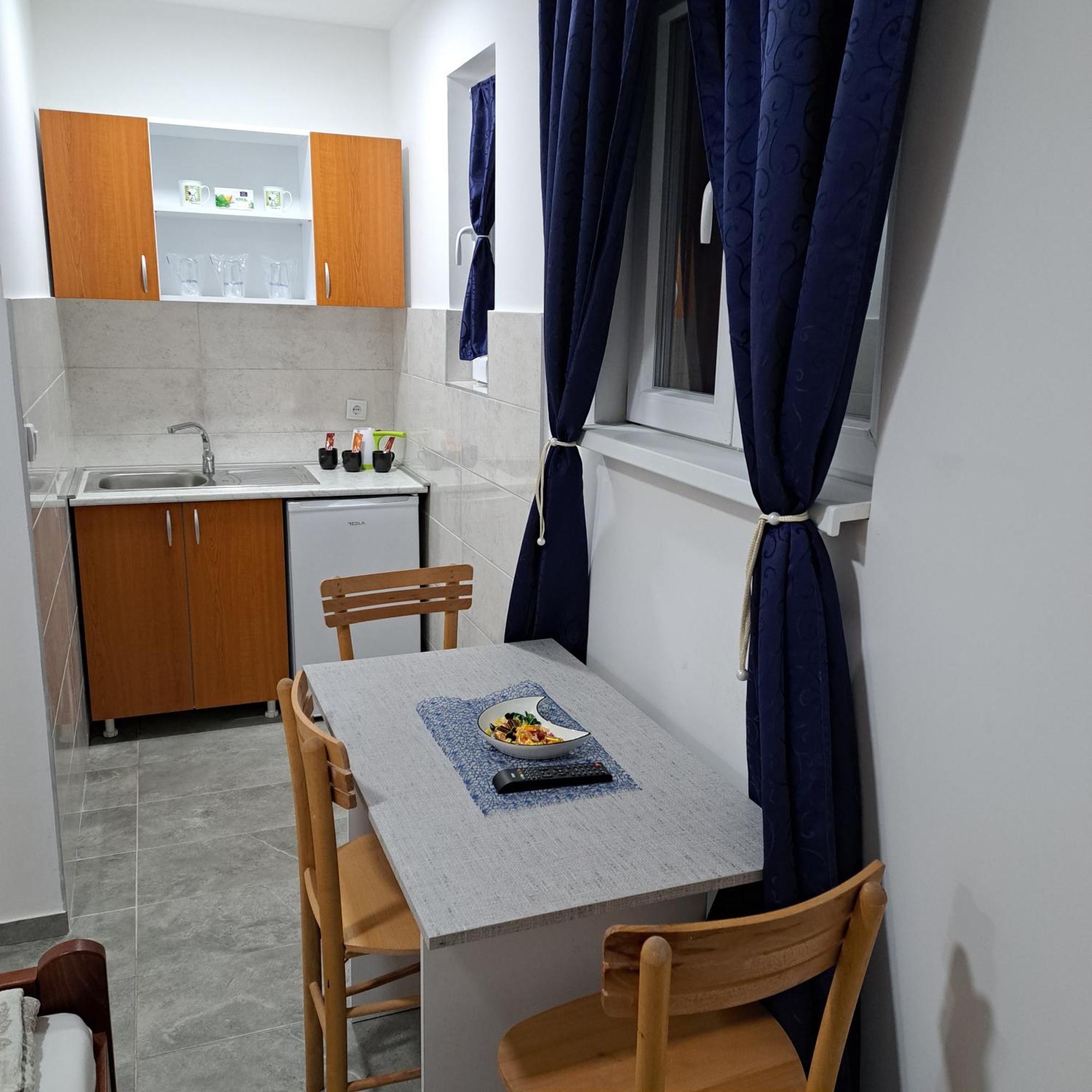 Libero Apartmani Surčin Exterior foto