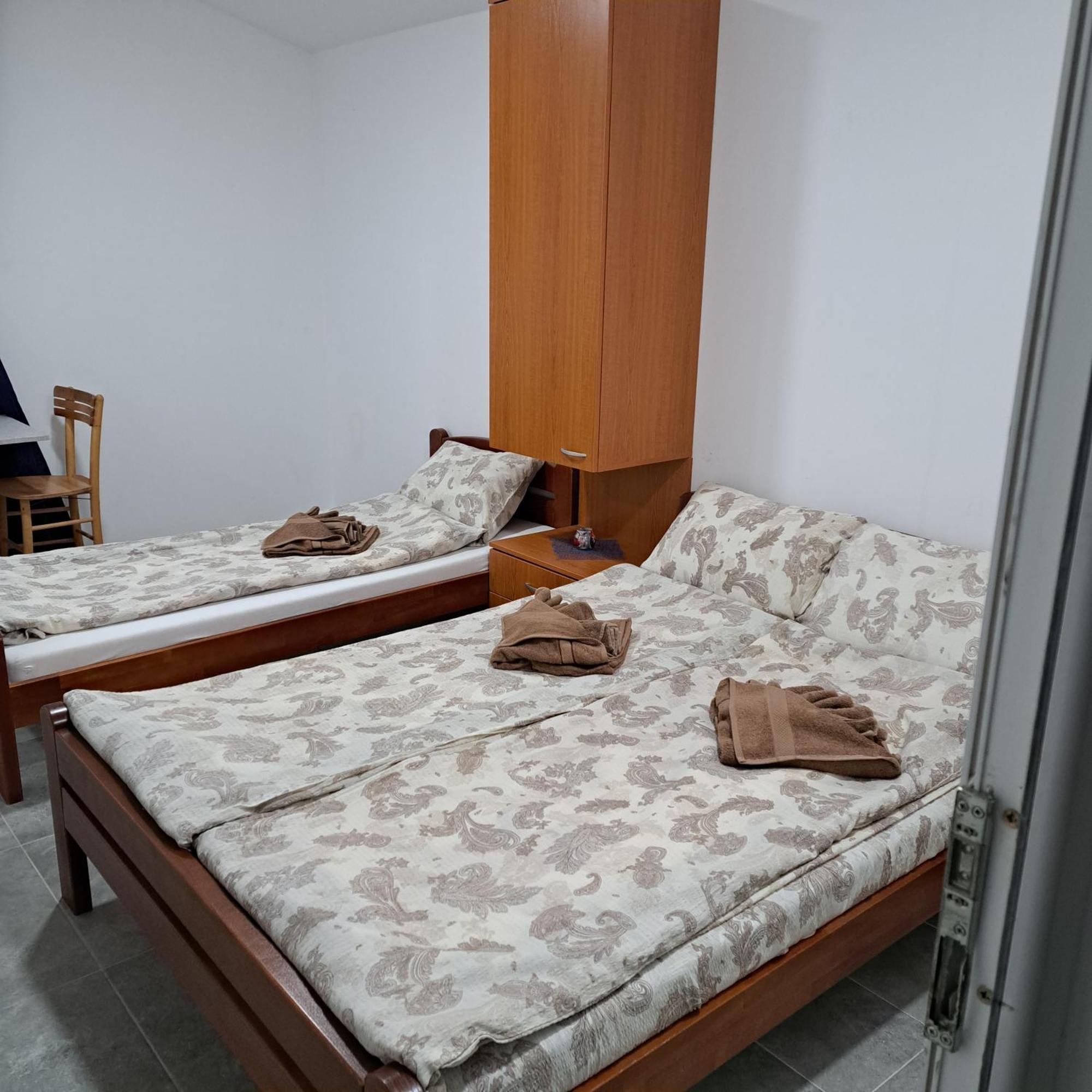 Libero Apartmani Surčin Exterior foto